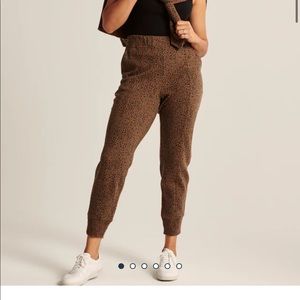 Abercrombie & Fitch leopard joggers